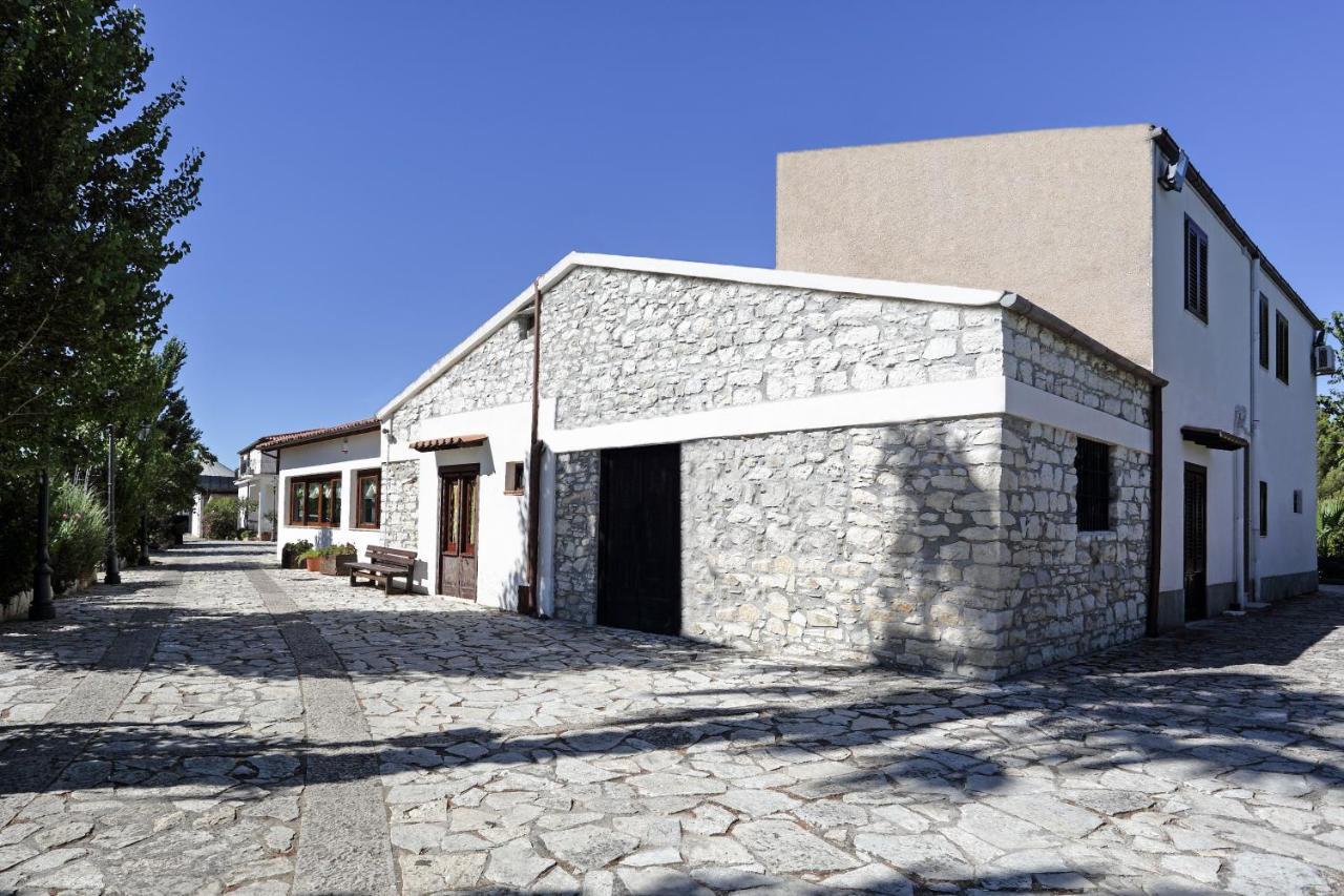 Agriturismo Tenute Pollara Roccamena ภายนอก รูปภาพ